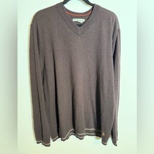 SmartWool V-Neck Sweater | Casual Minimalist | Heritage Outdoors | Cozy Staple‎